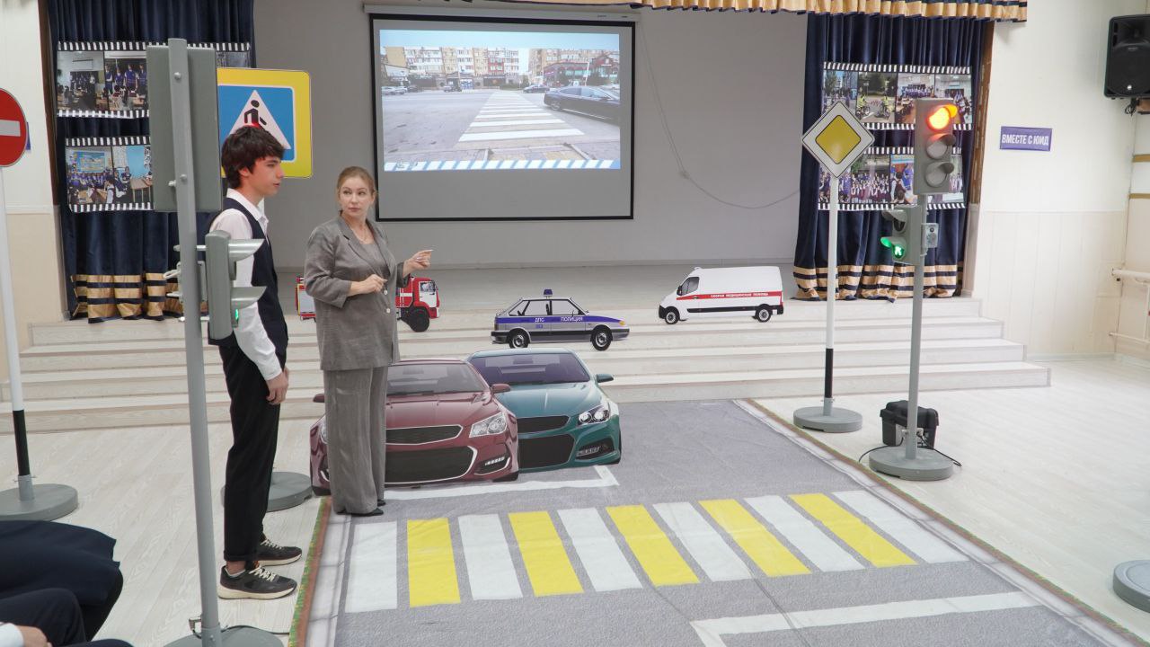 В Каспийске на базе СОШ 6 усилили работу по обучению правилам дорожного движения В Каспийске на базе СОШ 6 усилили работу по обучению правилам дорожного движения