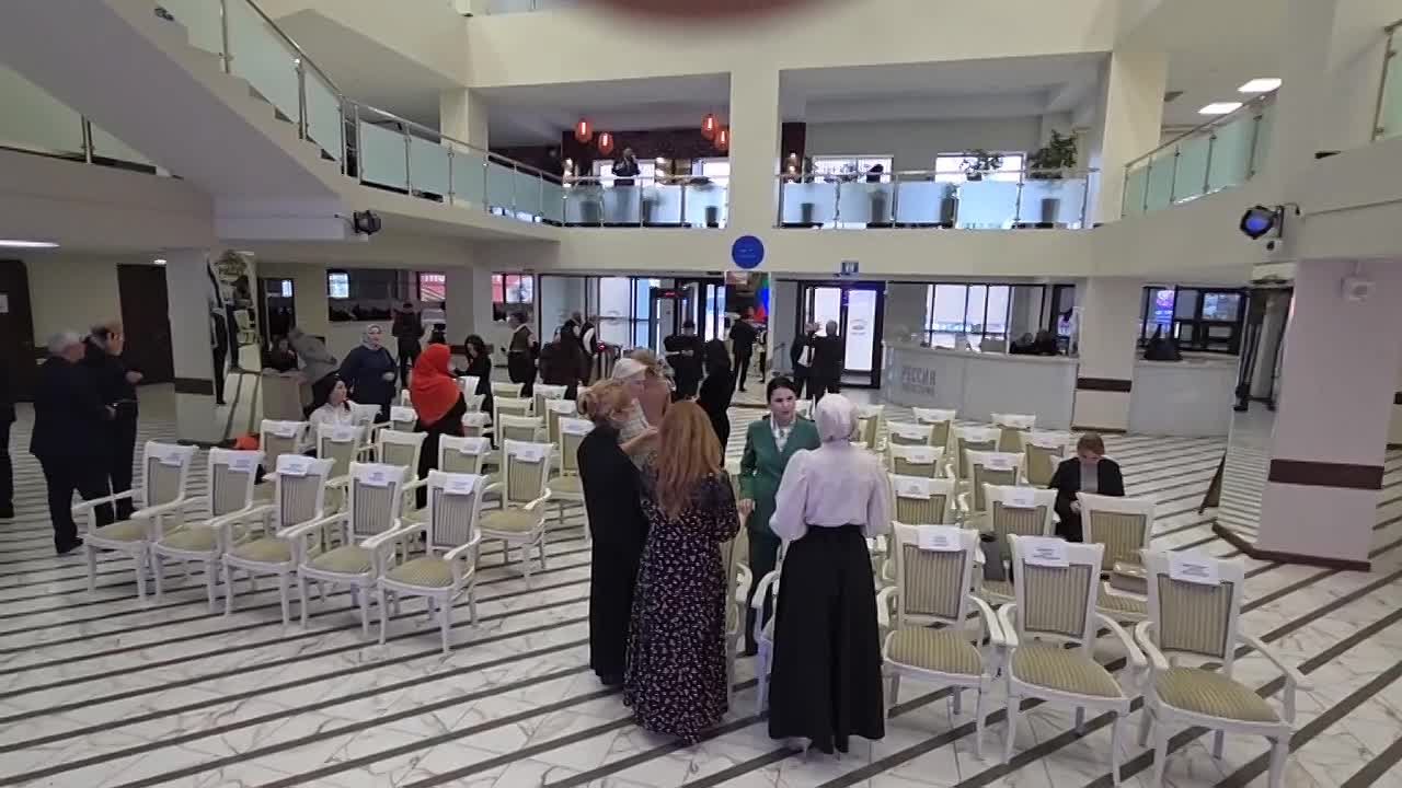 Через несколько минут в историческом парке "Россия моя история начнется презентация Экспертного совета при Председателе НС РД по вопросам социальной и медицинской реабилитационной помощи детям с отклонениями в развитии и...