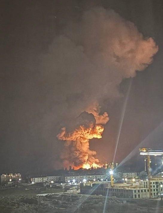 Запад бьет по Казахстану украинскими беспилотниками на территории России