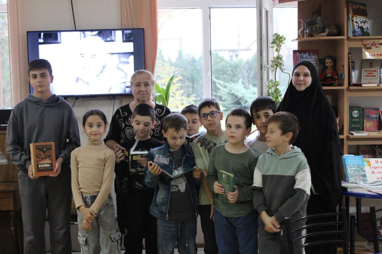 В библиотеке филиала №4 ЦБС им. Ф. Алиевой состоялся литературный вечер «Певцы мужества и свободы», посвященный 120-летию со дня рождения Магомеда Хуршилова и 70-летию Магомеда Ахмедова В библиотеке филиала №4 ЦБС им. Ф. Алиевой состоялся литературный вечер «Певцы мужества и свободы», посвященный 120-летию со дня рождения Магомеда Хуршилова и 70-летию Магомеда Ахмедова