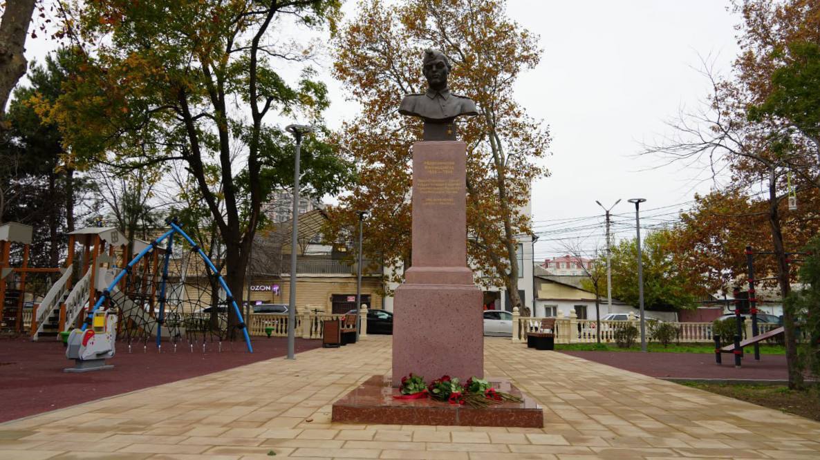 В Махачкале прошло официальное открытие сквера по ул. А. Кадырова, реализованного в рамках федеральной программы «Формирование современной городской среды» на 2025 год В Махачкале прошло официальное открытие сквера по ул. А. Кадырова, реализованного в рамках федеральной программы «Формирование современной городской среды» на 2025 год