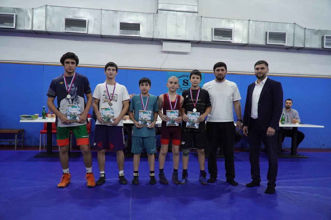 Брейн-ринг на ковре. В спортшколе имени Абдулрашида Садулаева состоялась интеллектуальная викторина на знания о своей стране, её истории, географии и культурном наследии, а также о Республике Дагестан Брейн-ринг на ковре. В спортшколе имени Абдулрашида Садулаева состоялась интеллектуальная викторина на знания о своей стране, её истории, географии и культурном наследии, а также о Республике Дагестан