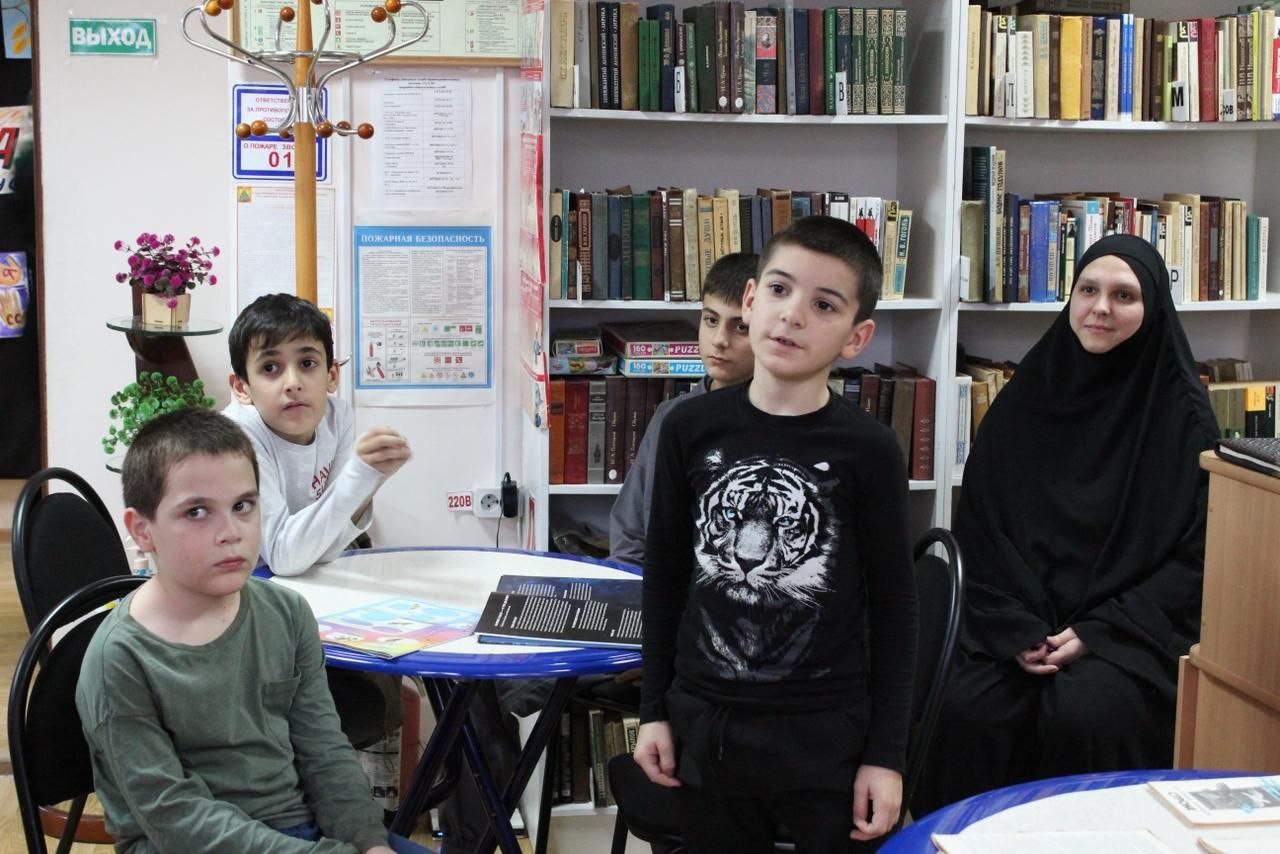 В библиотеке филиала №4 ЦБС им. Ф. Алиевой состоялся литературный вечер «Певцы мужества и свободы», посвященный 120-летию со дня рождения Магомеда Хуршилова и 70-летию Магомеда Ахмедова В библиотеке филиала №4 ЦБС им. Ф. Алиевой состоялся литературный вечер «Певцы мужества и свободы», посвященный 120-летию со дня рождения Магомеда Хуршилова и 70-летию Магомеда Ахмедова