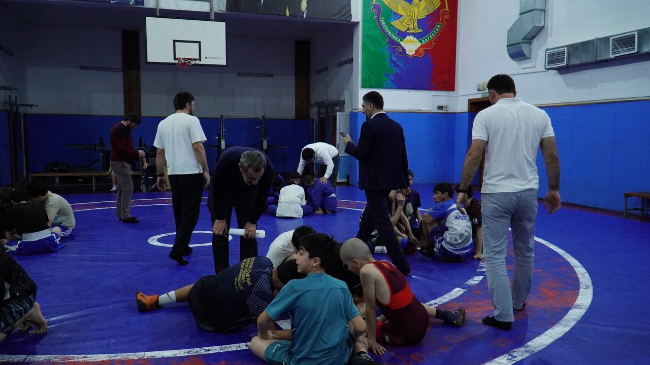 В спортивной школе имени Абдулрашида Садулаева прошла интеллектуальная викторина для юных спортсменов В спортивной школе имени Абдулрашида Садулаева прошла интеллектуальная викторина для юных спортсменов