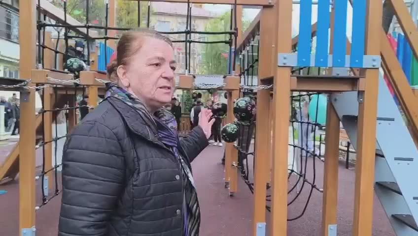 Торжественное открытие второй обновленной дворовой территории состоялось по адресу ул. Братьев Нурбагандовых, 26