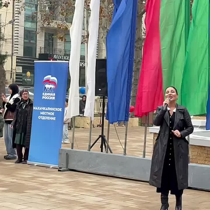 Праздничная программа открытия объединила музыку, улыбки и танцы жителей столицы