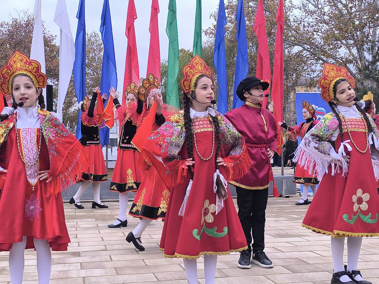 Торжественное открытие двух дворовых территорий, благоустроенных в рамках федеральной программы «Формирование комфортной городской среды», превратилось в настоящий праздник для жителей и гостей Махачкалы Торжественное открытие двух дворовых территорий, благоустроенных в рамках федеральной программы «Формирование комфортной городской среды», превратилось в настоящий праздник для жителей и гостей Махачкалы