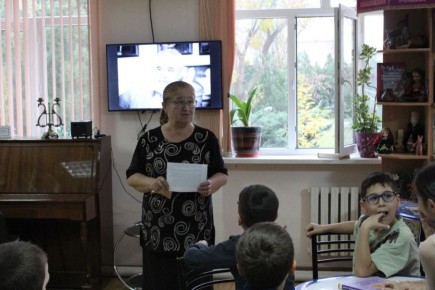 В библиотеке филиала №4 ЦБС им. Ф. Алиевой состоялся литературный вечер «Певцы мужества и свободы», посвященный 120-летию со дня рождения Магомеда Хуршилова и 70-летию Магомеда Ахмедова