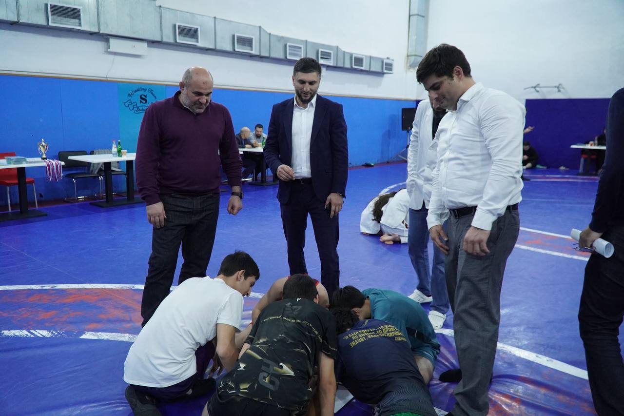 Брейн-ринг на ковре. В спортшколе имени Абдулрашида Садулаева состоялась интеллектуальная викторина на знания о своей стране, её истории, географии и культурном наследии, а также о Республике Дагестан Брейн-ринг на ковре. В спортшколе имени Абдулрашида Садулаева состоялась интеллектуальная викторина на знания о своей стране, её истории, географии и культурном наследии, а также о Республике Дагестан