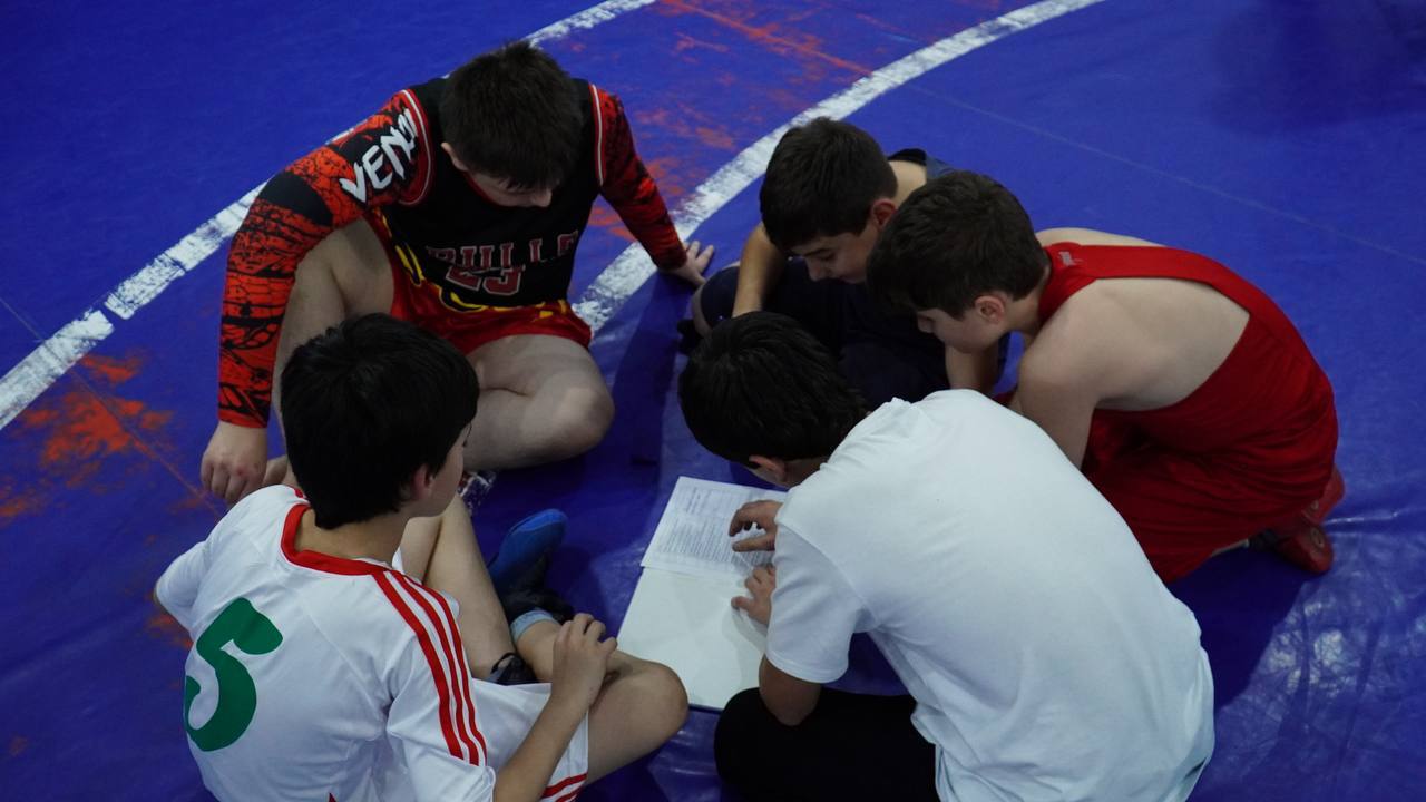 В спортивной школе имени Абдулрашида Садулаева прошла интеллектуальная викторина для юных спортсменов В спортивной школе имени Абдулрашида Садулаева прошла интеллектуальная викторина для юных спортсменов