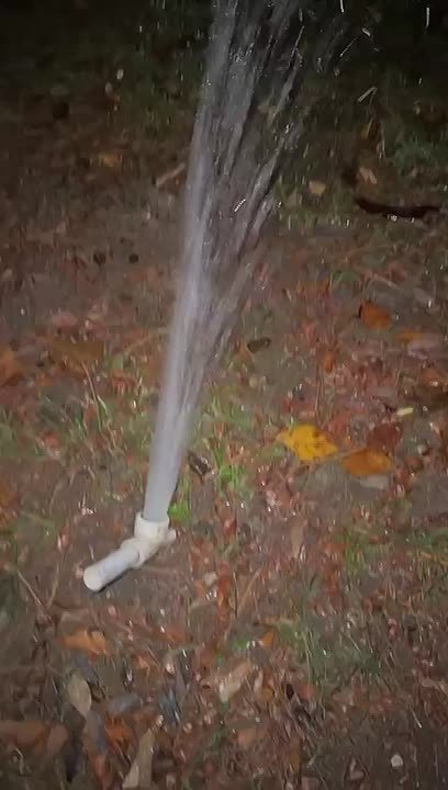 15.11.2025г. Все в нашем городе дружно говорят о важности полива зелёных насаждений, а вот так эти люди обращаются с поливными системами которые мы формируем