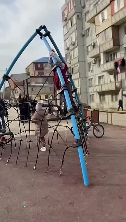 Еще один новый сквер открыли в Махачкале на ул. Нигматулы Магомедова, 83а