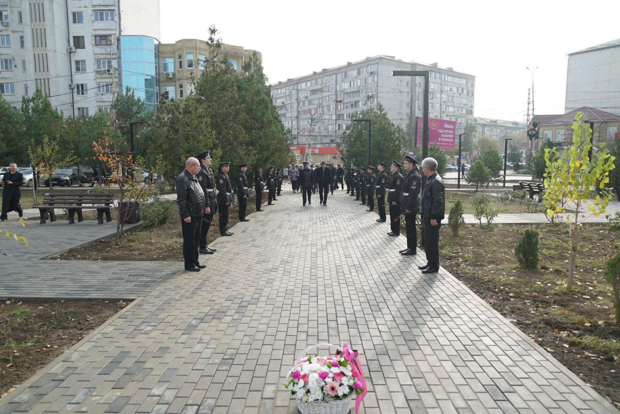 Сегодня, 16 ноября, в Каспийске состоялся митинг, посвященный памяти пограничников и членов их семей, погибших в результате террористического акта в ноябре 1996 года Сегодня, 16 ноября, в Каспийске состоялся митинг, посвященный памяти пограничников и членов их семей, погибших в результате террористического акта в ноябре 1996 года
