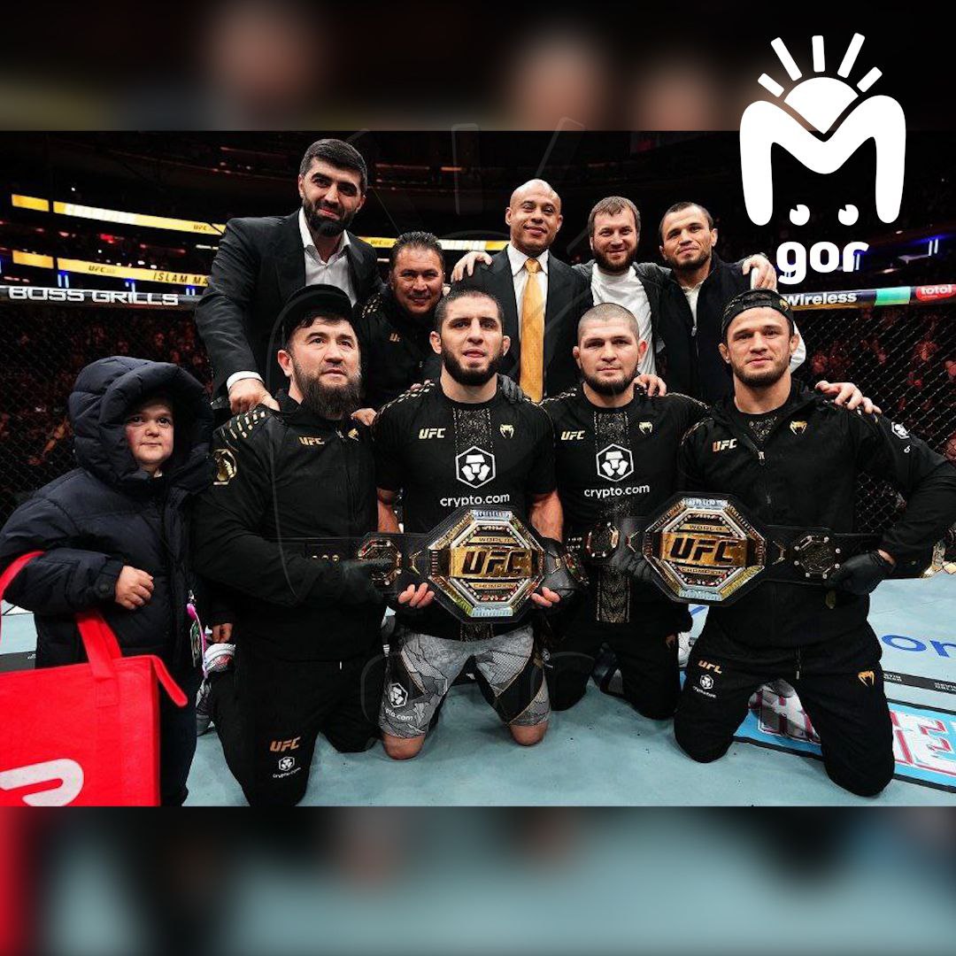 Трендсеттер мемов Хасбик запустил новый приколдес, появившись на бою Ислама Махачева с красным пакетом от службы доставки Трендсеттер мемов Хасбик запустил новый приколдес, появившись на бою Ислама Махачева с красным пакетом от службы доставки