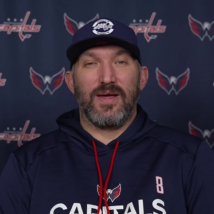 Александр Овечкин сегодня за Махачева! #UFC322