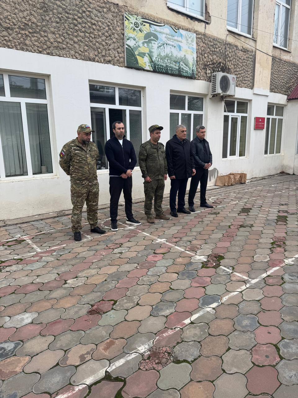 Сегодня на сборном пункте Военного комиссариата городов Дербент, Дагестанские Огни и Дербентского района состоялись торжественные проводы призывников, которым предстоит пройти срочную службу в Вооружённых силах России Сегодня на сборном пункте Военного комиссариата городов Дербент, Дагестанские Огни и Дербентского района состоялись торжественные проводы призывников, которым предстоит пройти срочную службу в Вооружённых силах России