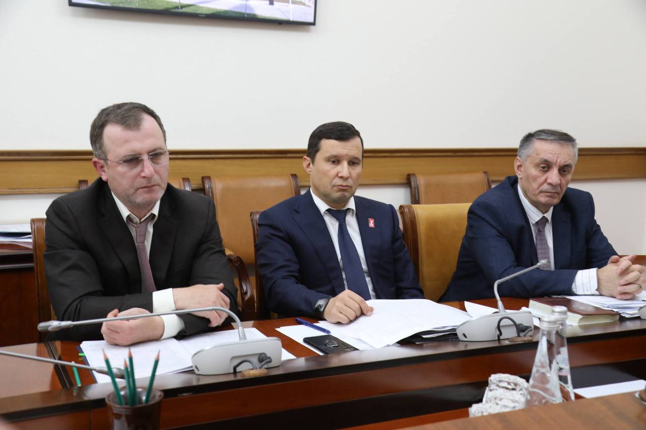 Правительство Дагестана усилит контроль за погашением кредиторской задолженности медучреждений Правительство Дагестана усилит контроль за погашением кредиторской задолженности медучреждений