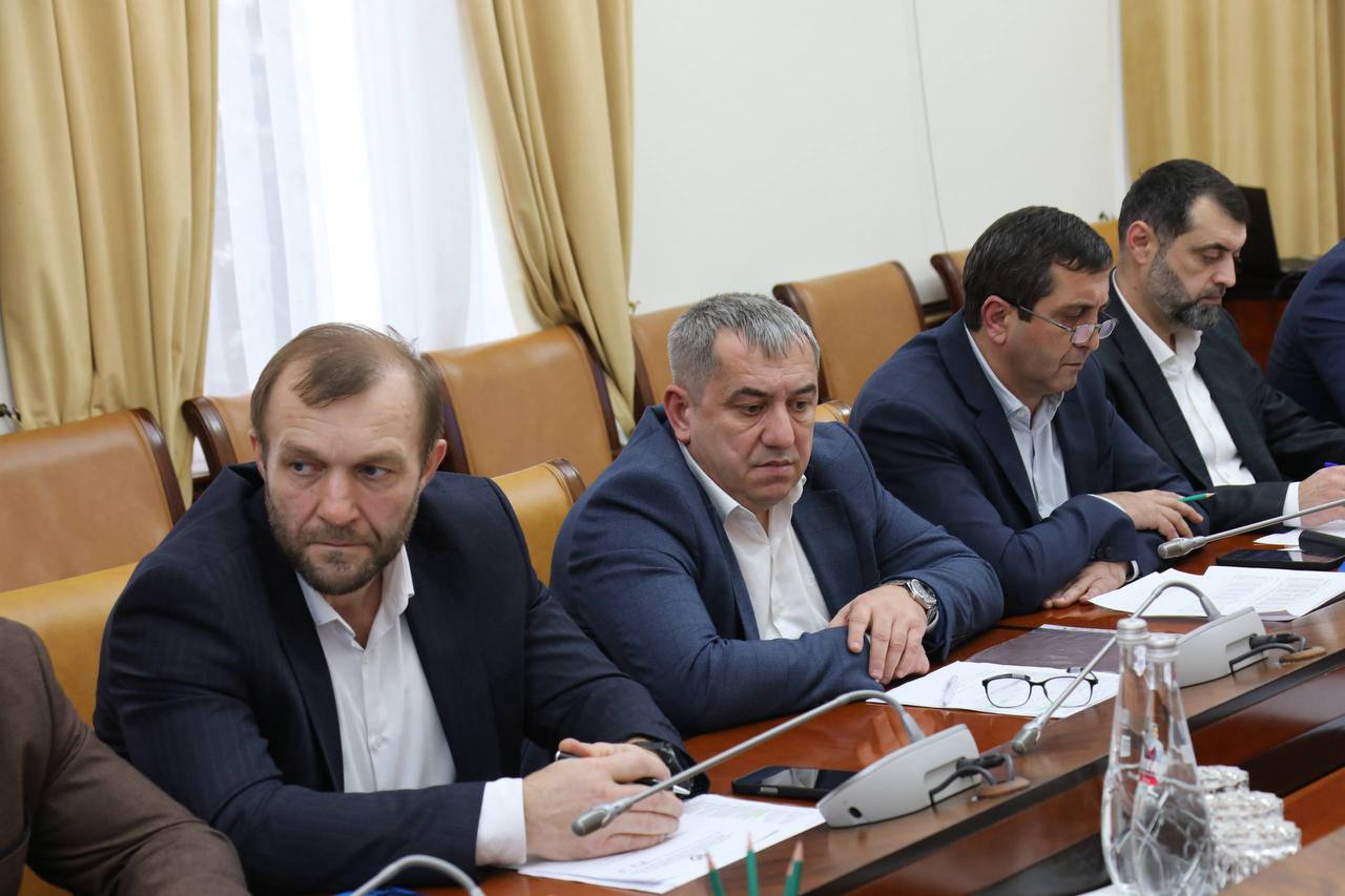 Правительство Дагестана усилит контроль за погашением кредиторской задолженности медучреждений Правительство Дагестана усилит контроль за погашением кредиторской задолженности медучреждений