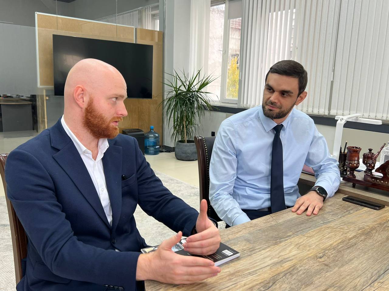 В Минцифры Дагестана прошла встреча с участником программы для ветеранов и участников СВО «Доблесть гор» Михаилом Генером