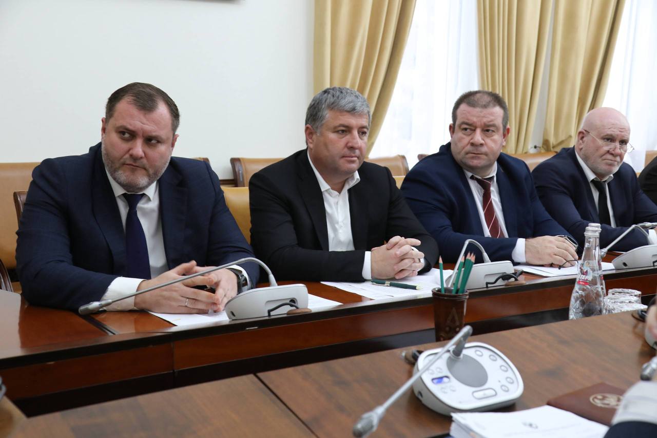 Правительство Дагестана усилит контроль за погашением кредиторской задолженности медучреждений Правительство Дагестана усилит контроль за погашением кредиторской задолженности медучреждений