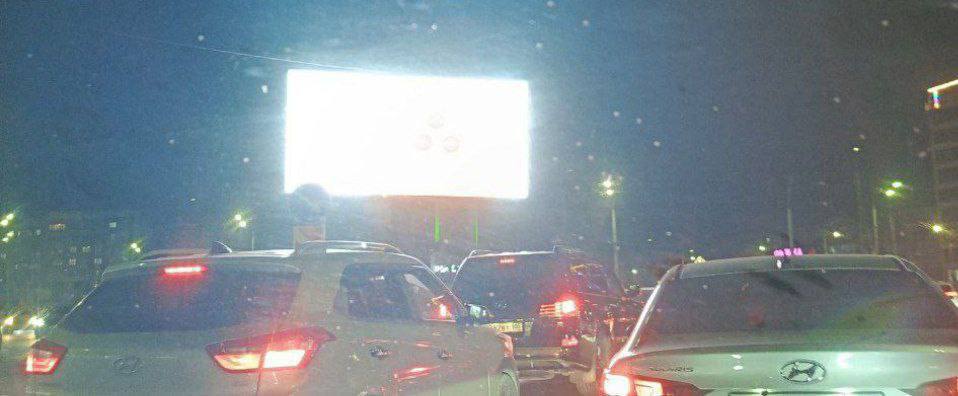 Управление транспорта и рекламы Махачкалы получило жалобу на чрезмерную яркость