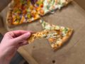 На что обратить внимание, если решитесь доедать корочки пиццы