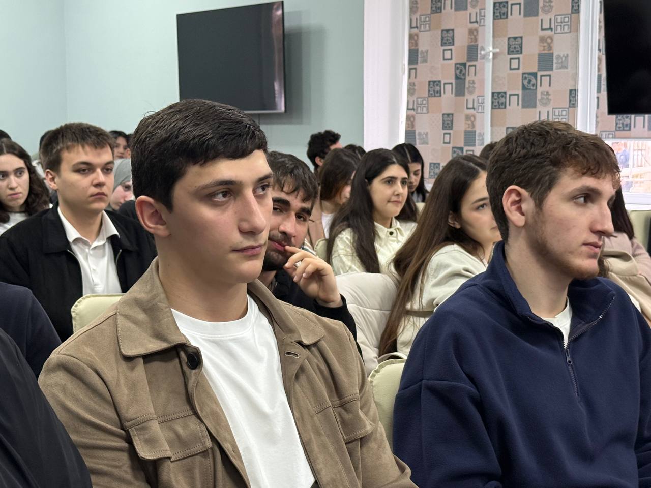 Сегодня в Махачкале на базе Технического колледжа имени Р. Н. Ашуралиева проходит встреча студентов с начальником отделения радиолокационной разведки, Дмитрием Сошиным Сегодня в Махачкале на базе Технического колледжа имени Р. Н. Ашуралиева проходит встреча студентов с начальником отделения радиолокационной разведки, Дмитрием Сошиным