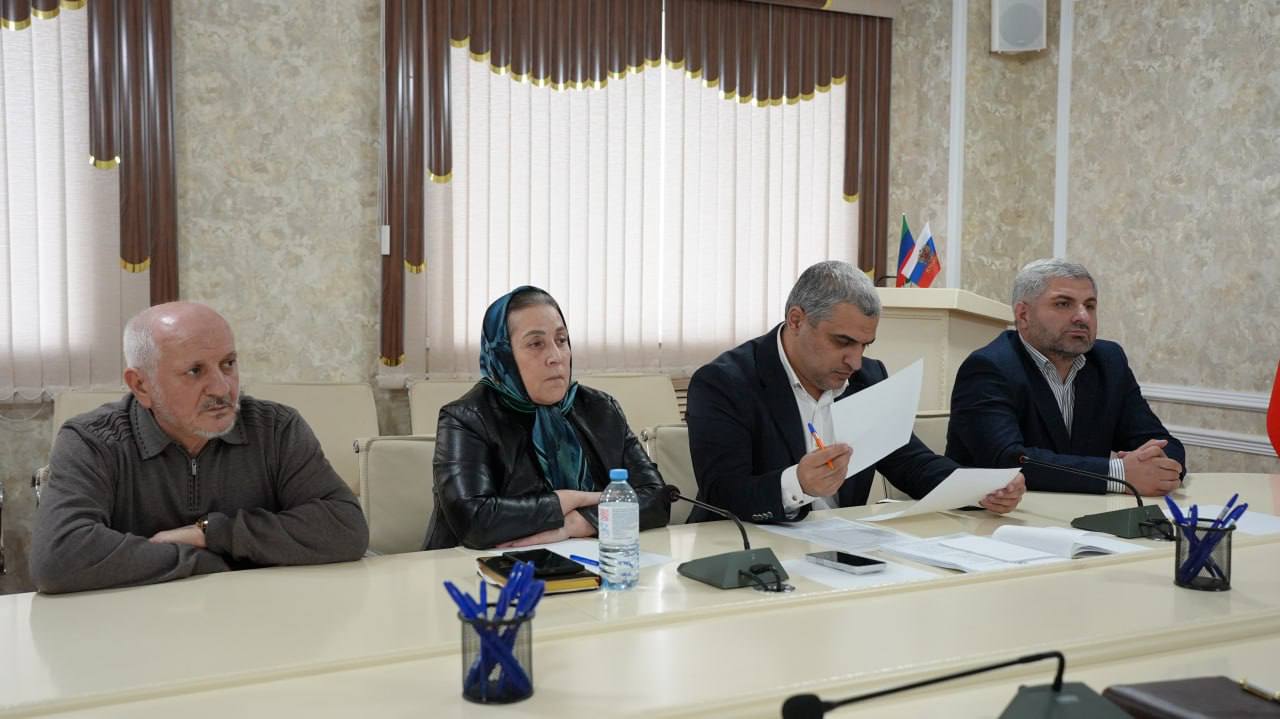 В Администрации Хасавюрта состоялось совещание по вопросам организации вакцинации против полиомиелита В Администрации Хасавюрта состоялось совещание по вопросам организации вакцинации против полиомиелита