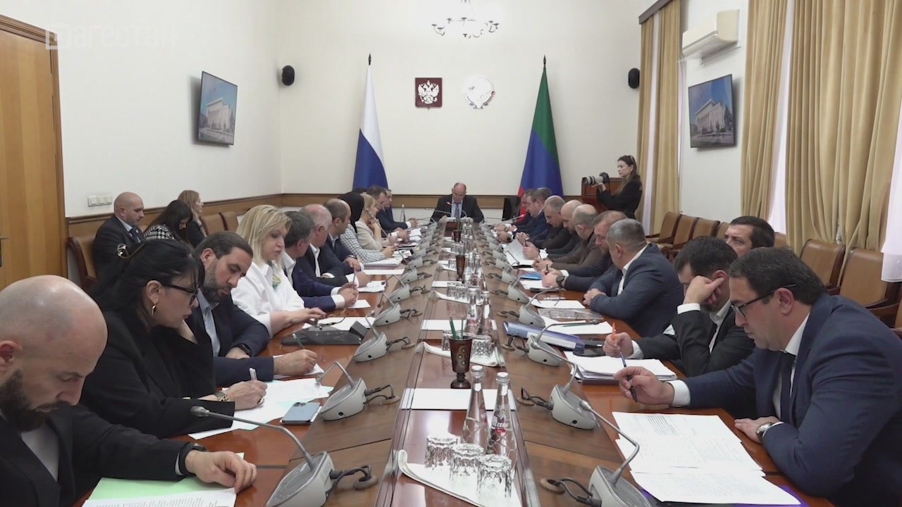 Меры по погашению просроченной кредиторской задолженности республиканских медицинских организаций обсудили на совещании в Махачкале