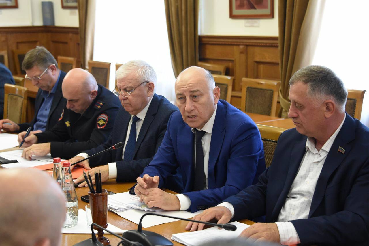 Представители Минтранса Дагестана приняли участие в заседании Народного Собрания Республики Дагестан Представители Минтранса Дагестана приняли участие в заседании Народного Собрания Республики Дагестан