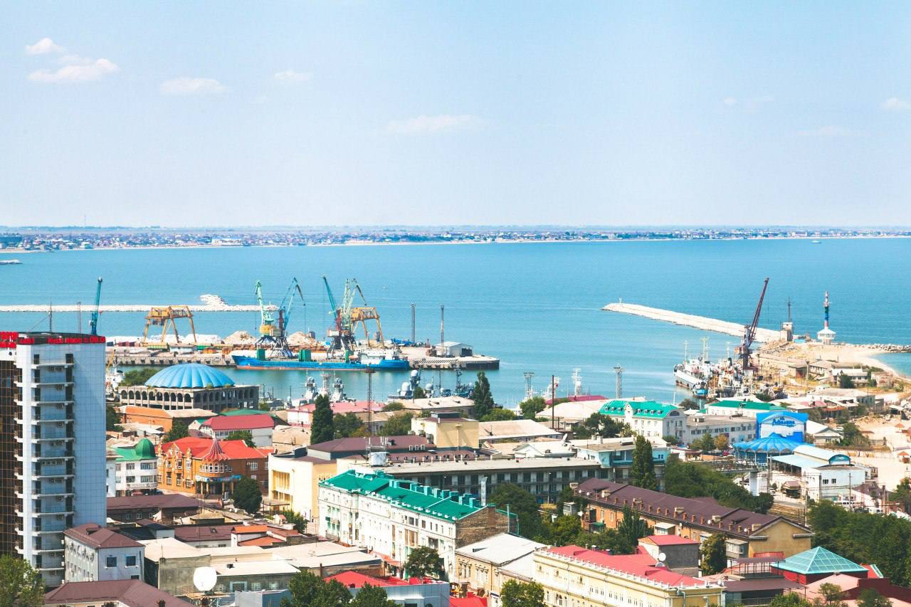 Уважаемые работники и ветераны Махачкалинского морского торгового порта!