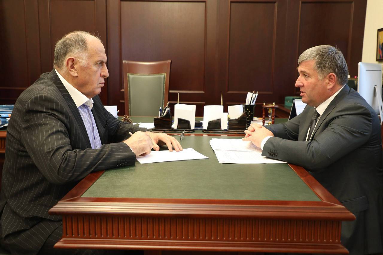 Премьер Дагестана провел ряд встреч с руководителями органов власти региона