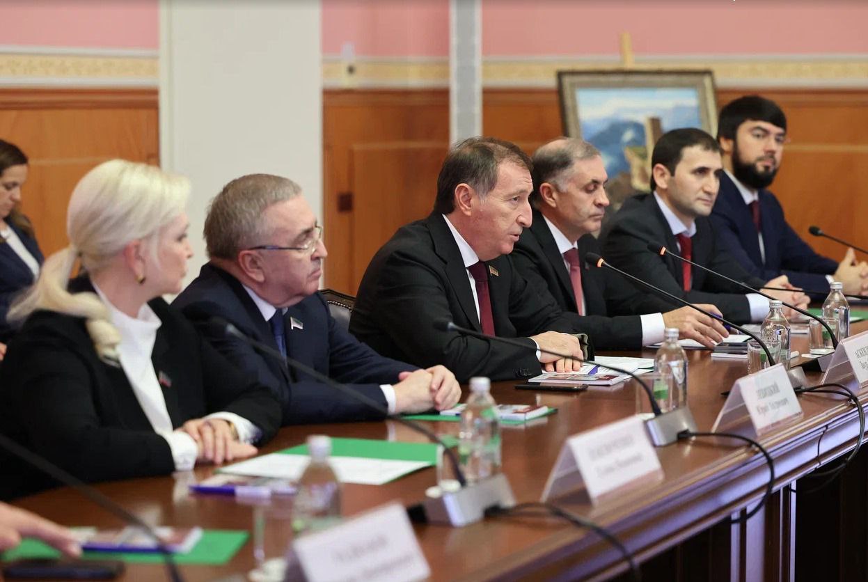 Заур Аскендеров подчеркнул важность укрепления разносторонних связей Заур Аскендеров подчеркнул важность укрепления разносторонних связей