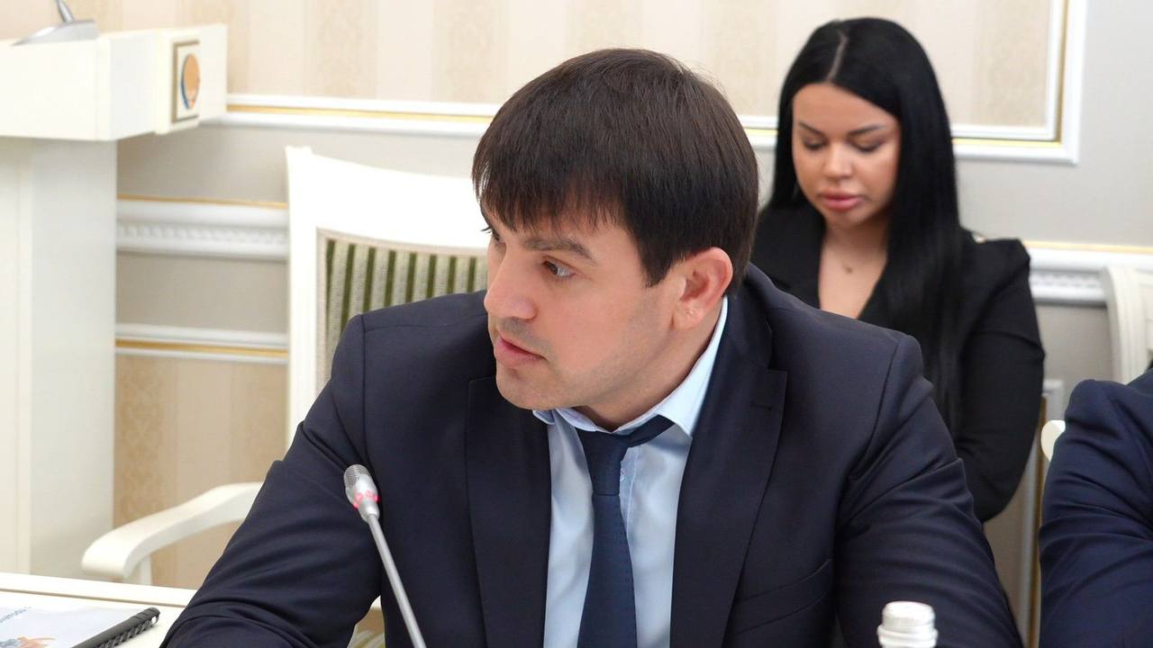 О проводимой работе по размещению контейнерных площадок и вывозу ТКО рассказал заместитель главы Махачкалы Магомедали Саидов