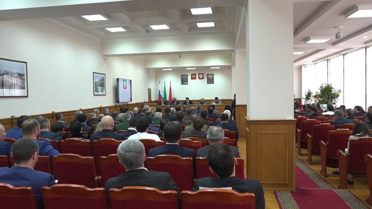 В Махачкале прошло выездное совещание Совета Безопасности Дагестана по вопросам призывной кампании В Махачкале прошло выездное совещание Совета Безопасности Дагестана по вопросам призывной кампании