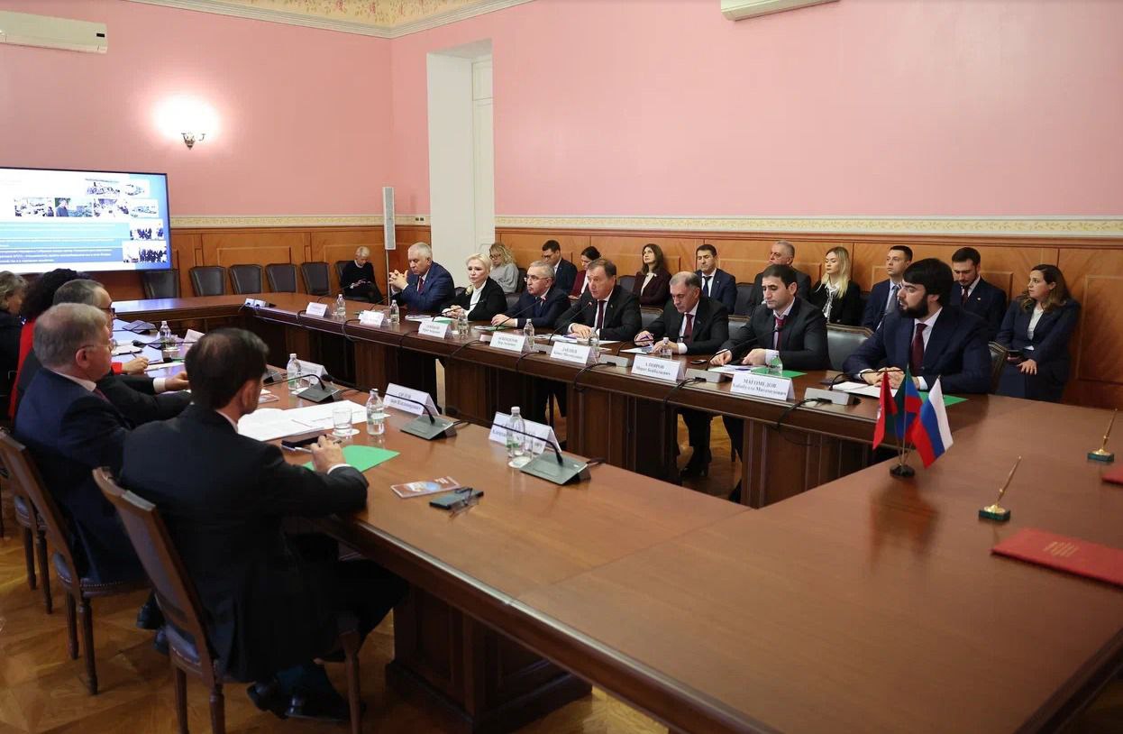 Спикер парламента подробно остановился на успехах социально-экономического развития республики Спикер парламента подробно остановился на успехах социально-экономического развития республики