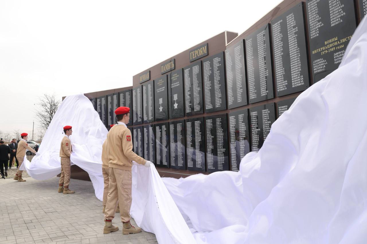 — Несмотря на все испытания, вы не опускаете руки — Несмотря на все испытания, вы не опускаете руки