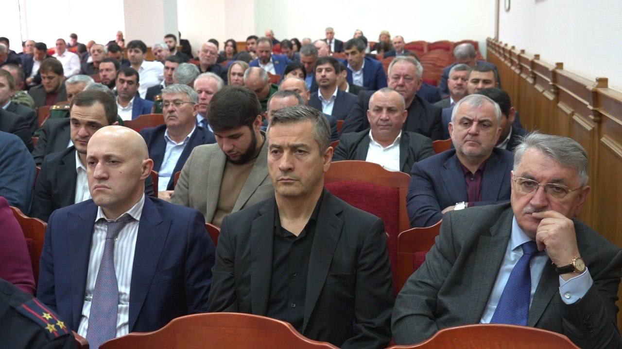 В Махачкале прошло выездное совещание Совета Безопасности Дагестана по вопросам призывной кампании В Махачкале прошло выездное совещание Совета Безопасности Дагестана по вопросам призывной кампании