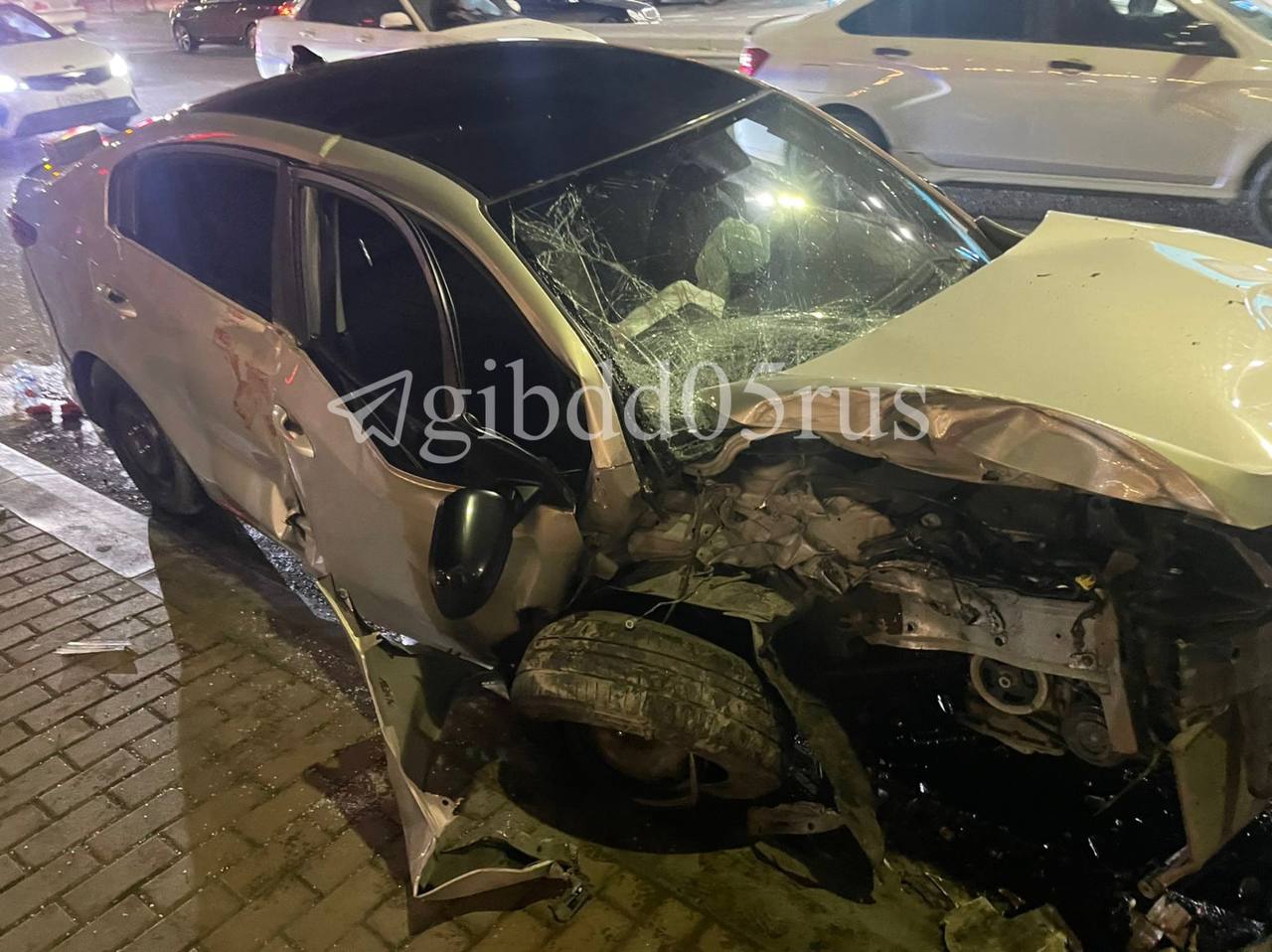 19 ноября 2025 года, примерно в 01:00, в Махачкале 28-летний житель Дербента на "Lada Granta" столкнулся с "KIA Rio" под управлением 21-летней махачкалинки, которая врезалась в столб 19 ноября 2025 года, примерно в 01:00, в Махачкале 28-летний житель Дербента на "Lada Granta" столкнулся с "KIA Rio" под управлением 21-летней махачкалинки, которая врезалась в столб
