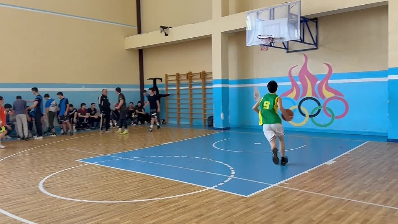 19 ноября на базе МБОУ «Лицей номер 13 имени Р. Гамзатова» состоялся чемпионат Школьной баскетбольной лиги «КЭС-БАСКЕТ»