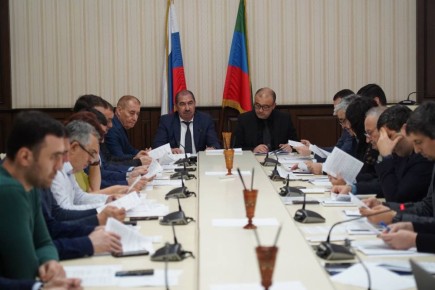 19 ноября состоялось совместное заседание Президиума Собрания депутатов, комиссии по бюджету, экономической политике и предпринимательству и комиссии по законности, правоохранительной деятельности, вопросам общественных и...