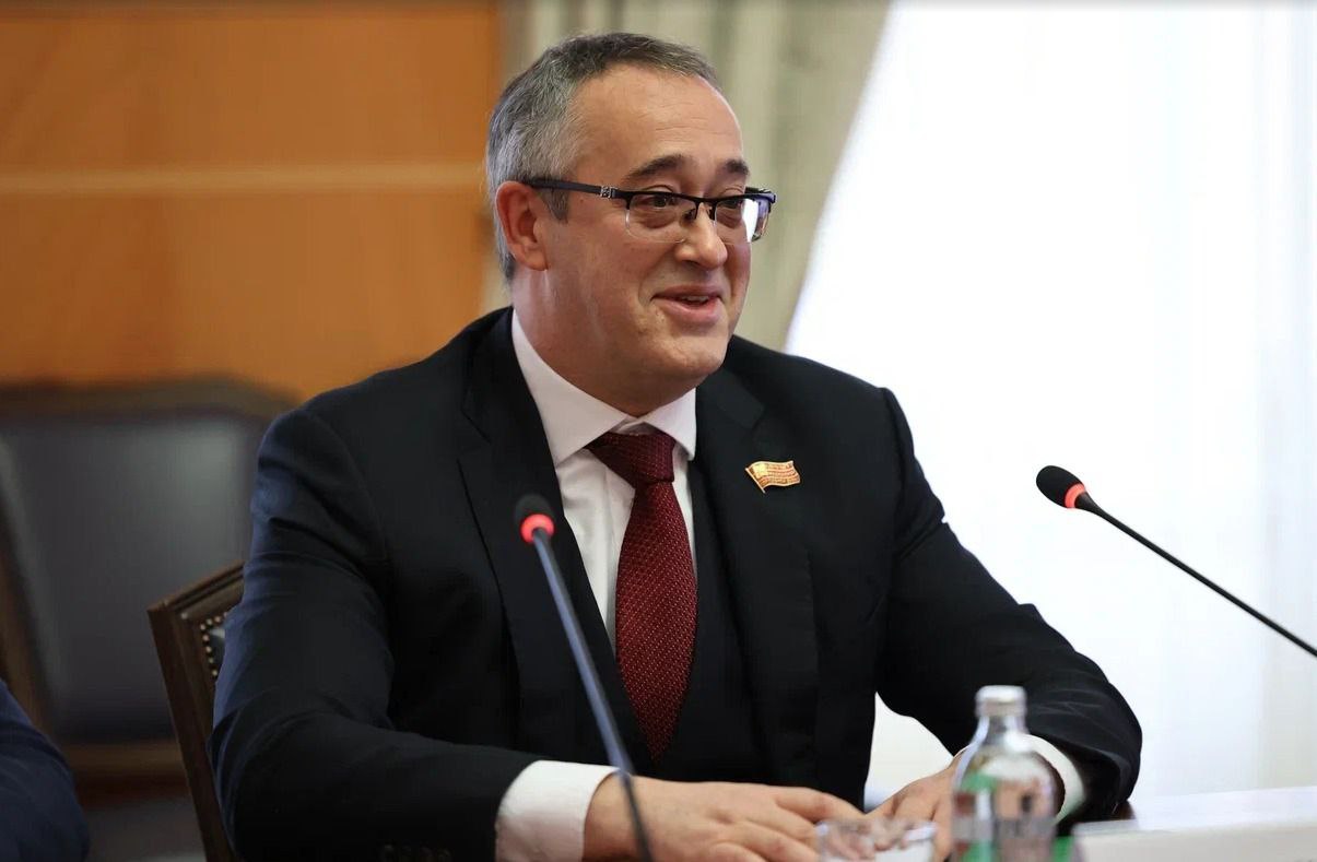 Председатель Мосгордумы Алексей Шапошников тепло приветствовал Заура Аскендерова и членов делегации Народного Собрания РД Председатель Мосгордумы Алексей Шапошников тепло приветствовал Заура Аскендерова и членов делегации Народного Собрания РД