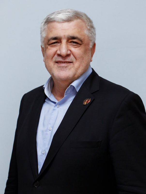   !. , 22   65-        ,   ,     