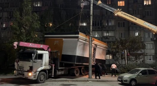 Собственник по требованию управления торговли Махачкалы демонтировал самовольно установленный торговый объект на пр. Имама Шамиля. Объект занимал около 40 кв. метров муниципальной земли