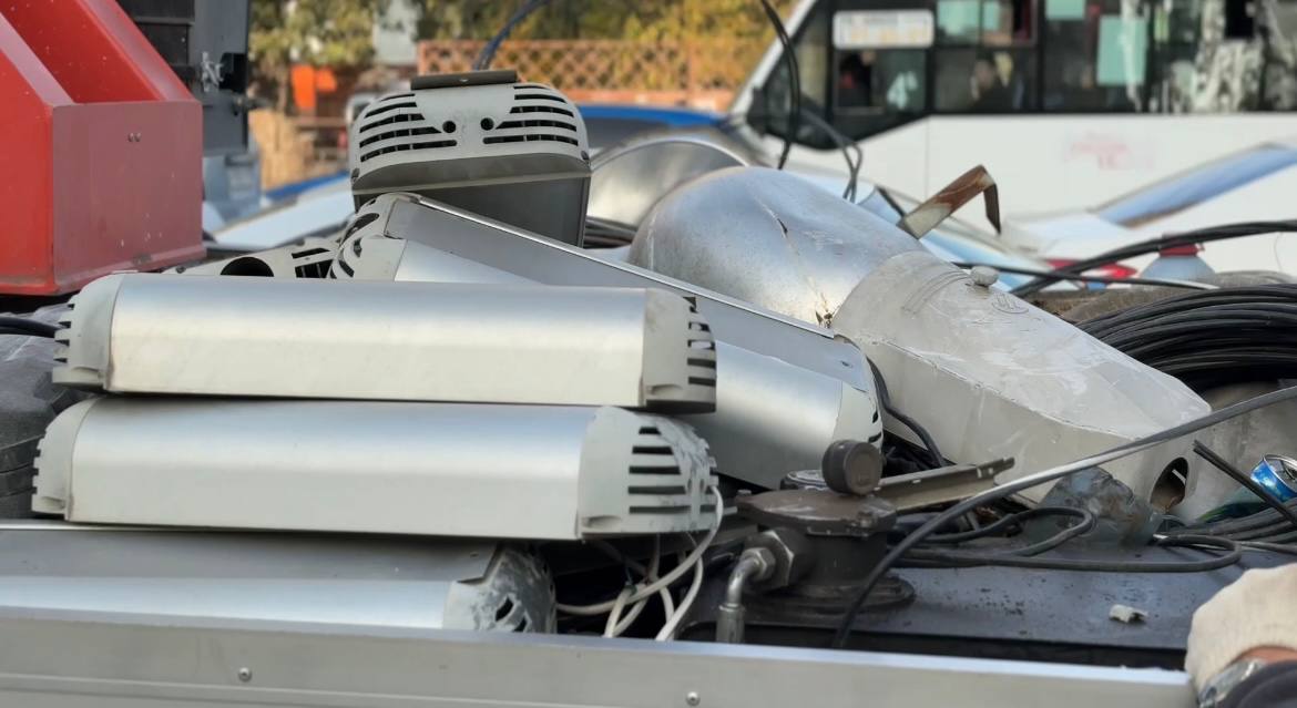 В Махачкале на проспекте Имама Шамиля заменили старые светильники на новые мощностью 200 ватт