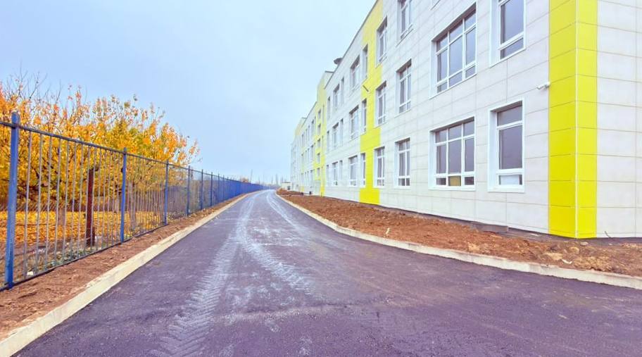 Краски осени и идеальное сочетание с ними новой школы в селе Байрамаул Краски осени и идеальное сочетание с ними новой школы в селе Байрамаул