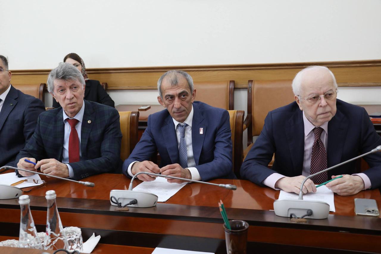 Эксперты дали рекомендации Правительству Дагестана по внедрению ИИ Эксперты дали рекомендации Правительству Дагестана по внедрению ИИ