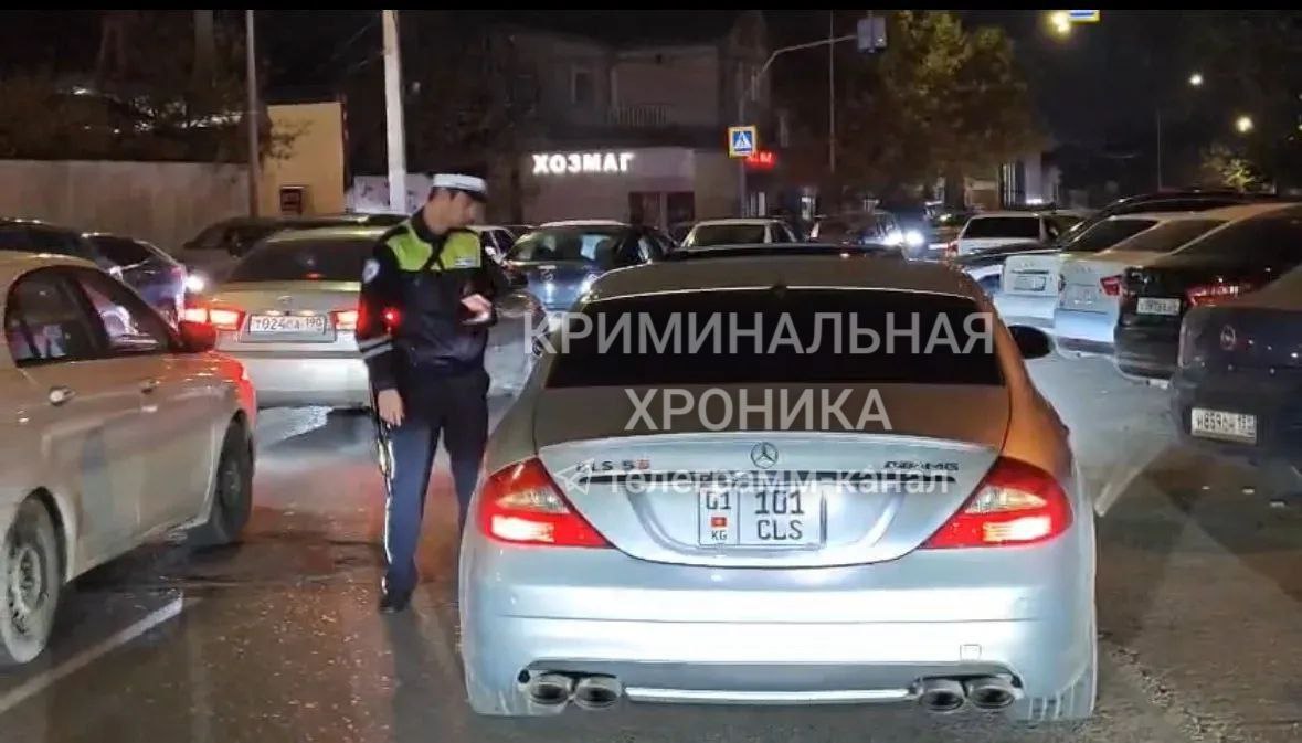 В Махачкале сотрудники ГИБДД задержали автомобиль «Mercedes-Benz» под управлением 31-летнего жителя Кумторкалинского района, который находился в розыске по ст.194 УК РФ (уклонение от уплаты таможенных платежей) по инициативе...