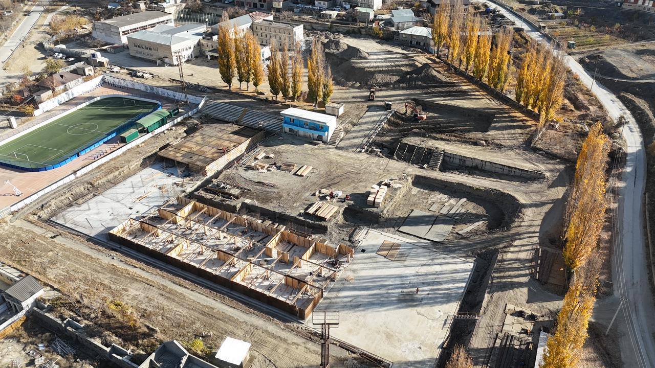 Ход строительства новой школы в поселке Шамилькала