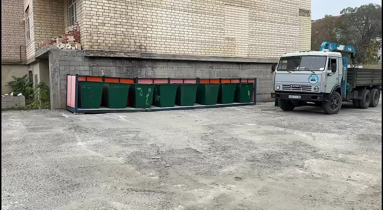 В Махачкале обустроили новую контейнерную площадку по обращению жительницы